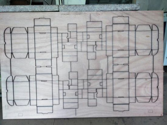 Máquina automática de corte de regla de acero para la fabricación de matrices