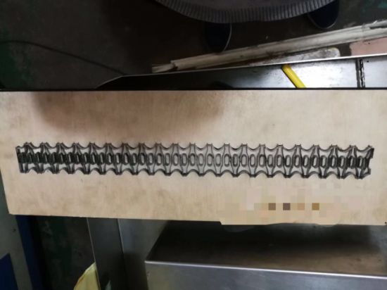 Máquina de fabricación de troqueles de corte corrugado