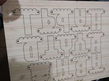 Máquina de fabricación de troqueles de corte corrugado