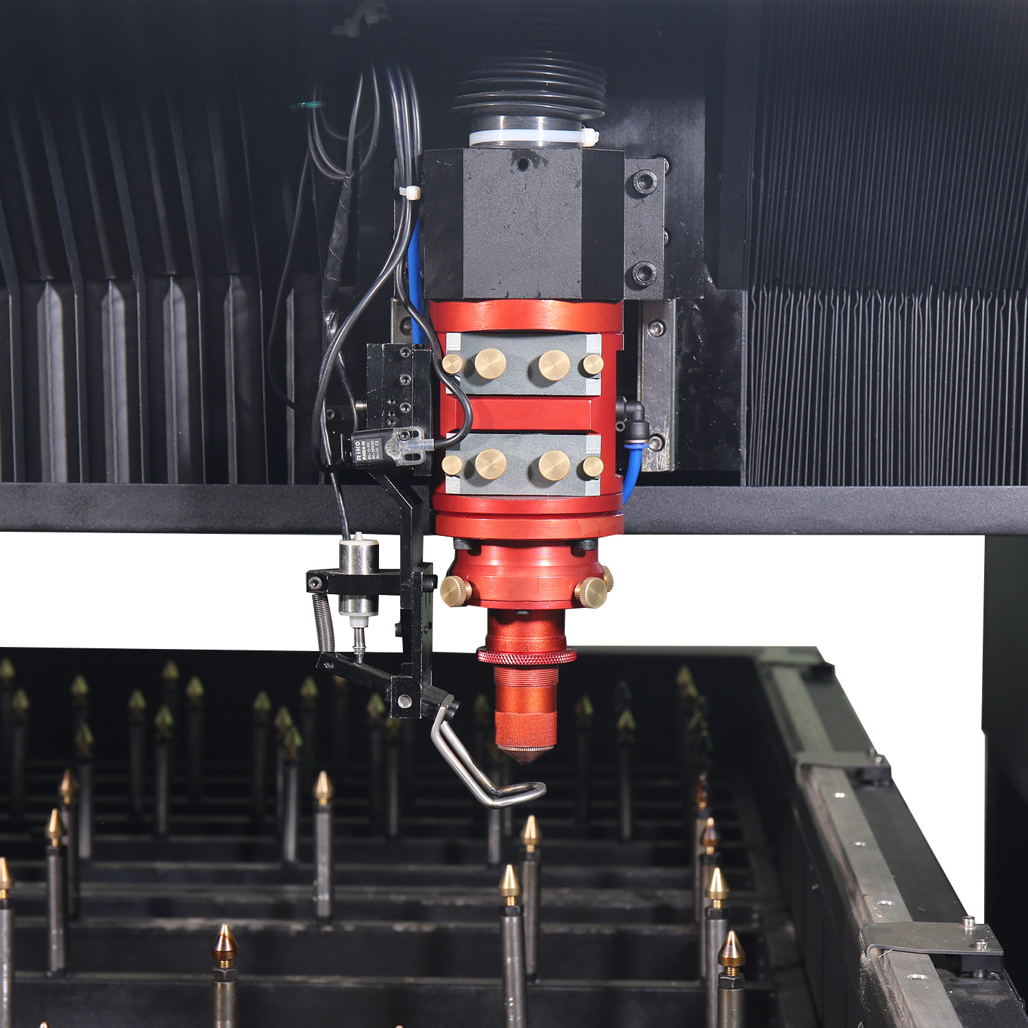 Máquina de corte por láser de 1500W para la fabricación de tableros